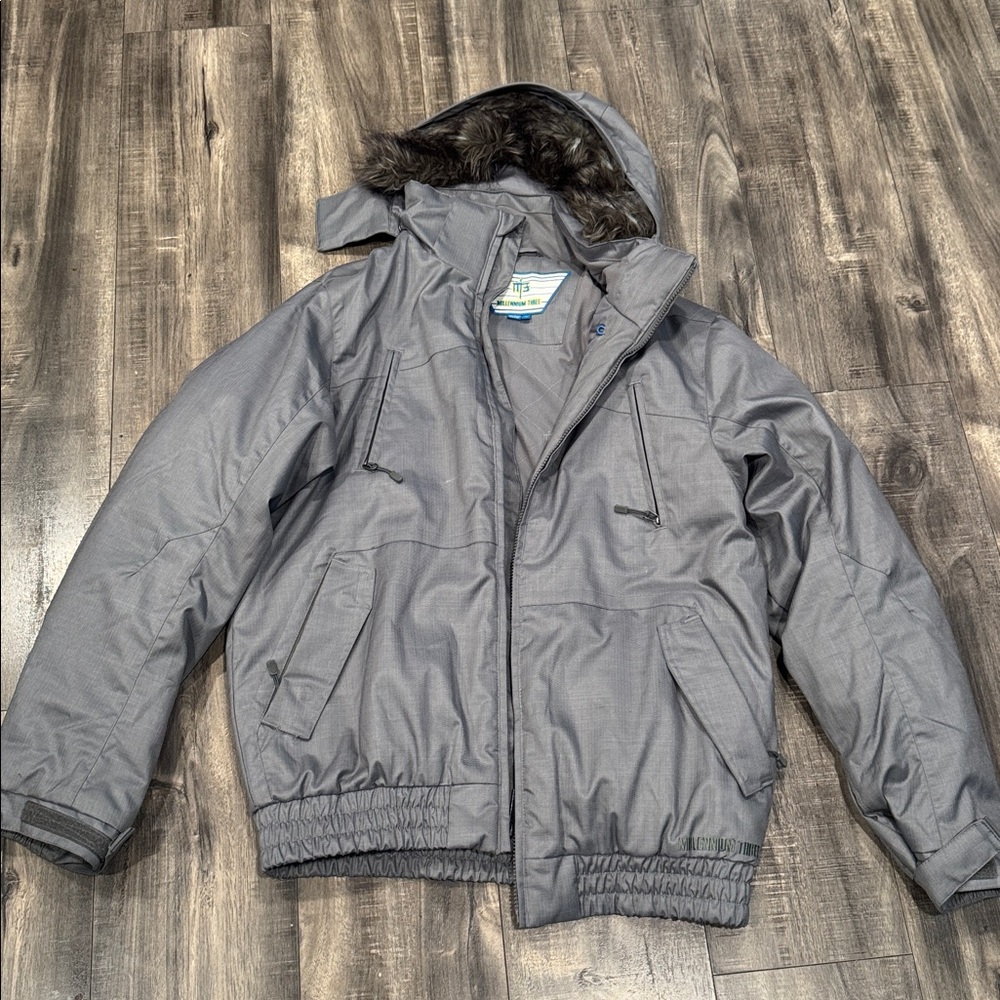 Millenium Three M3 Grey snowboard ski jacket Men’s Medium